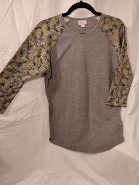 Lula Roe Cotton Comfortable Gray And Pattern Tshirt. Size S